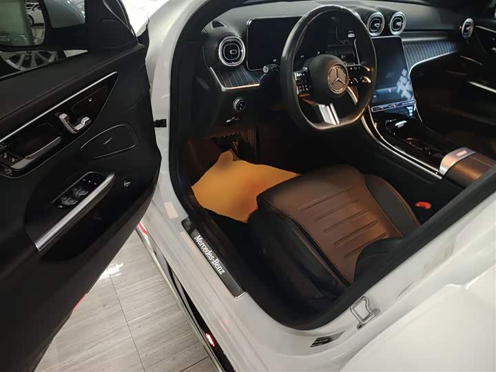 Фото 16 - Mercedes-Benz C-Class