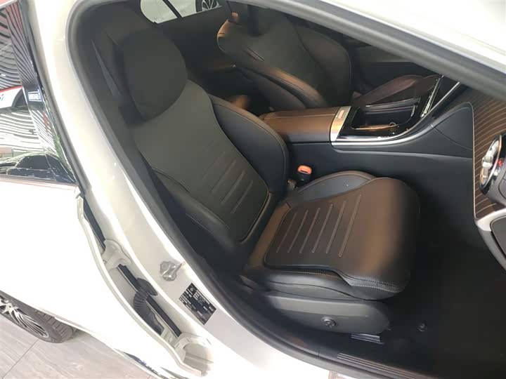 Фото 25 - Mercedes-Benz C-Class