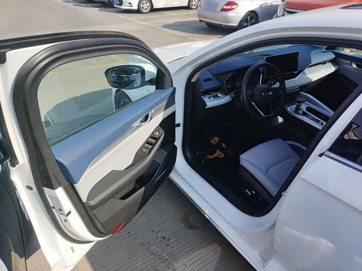 Фото 16 - Geely Preface