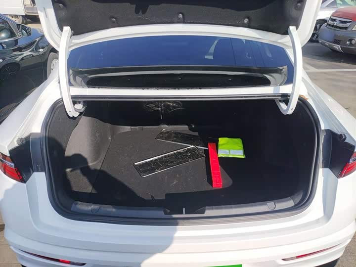 Фото 19 - Geely Preface