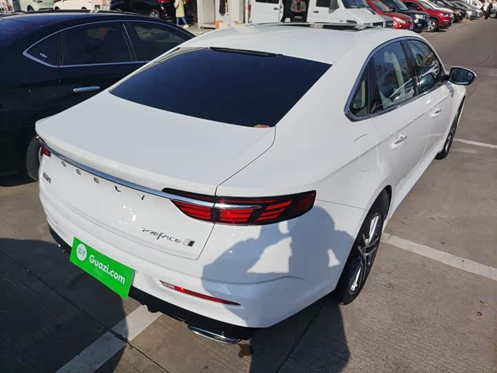 Фото 7 - Geely Preface