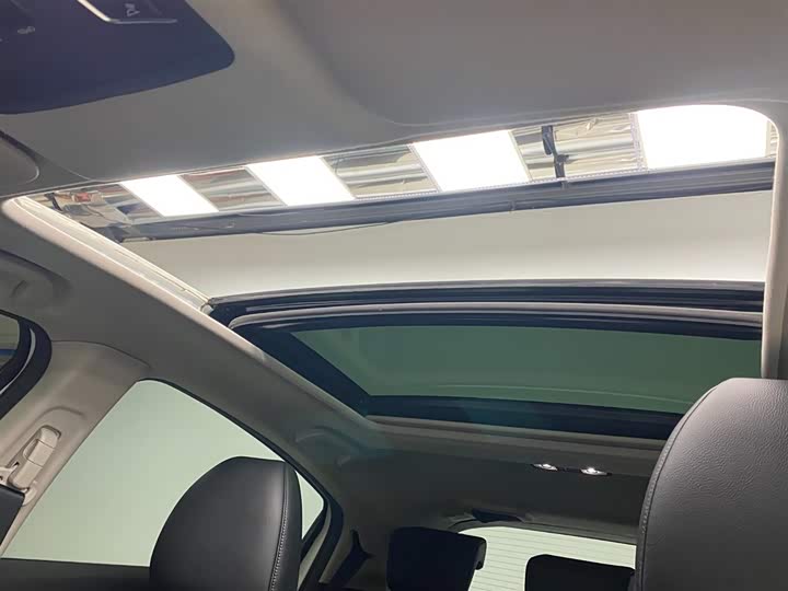 Фото 14 - Honda Vezel