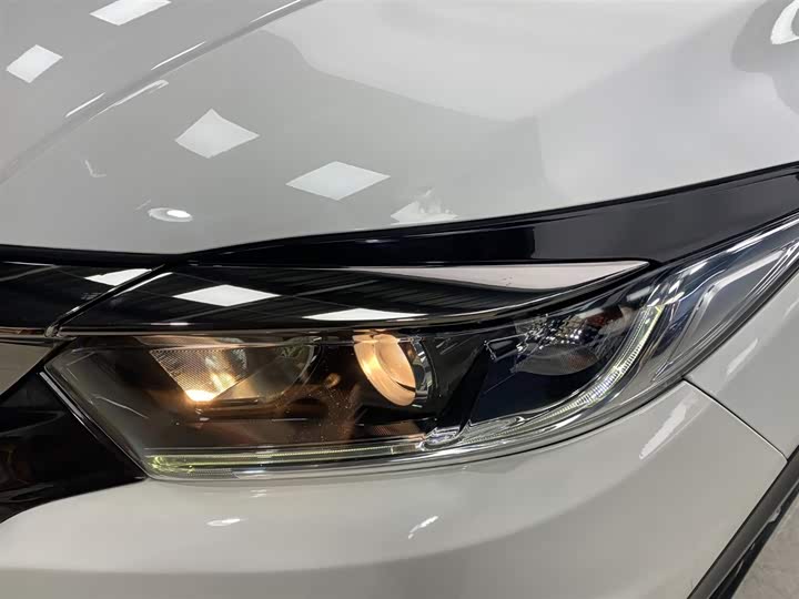 Фото 16 - Honda Vezel