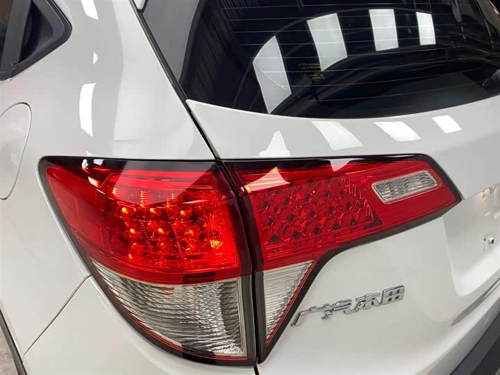 Фото 17 - Honda Vezel