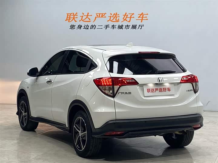 Фото 21 - Honda Vezel