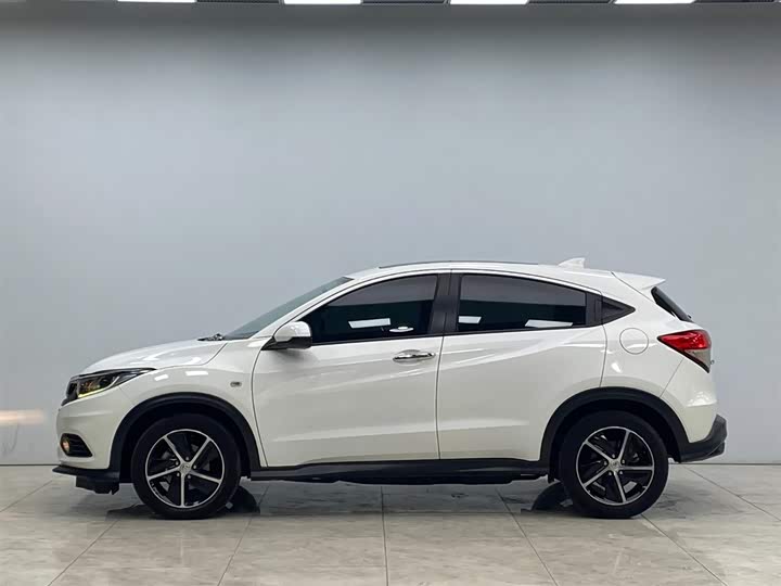 Фото 24 - Honda Vezel