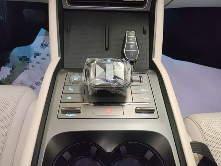 Фото 14 - BYD Qin L