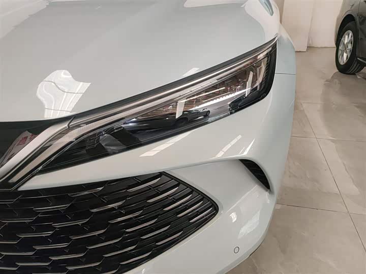 Фото 24 - BYD Qin L