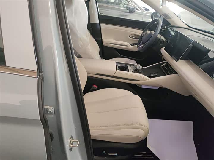 Фото 25 - BYD Qin L