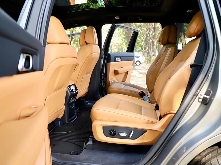 Фото 21 - LiXiang One