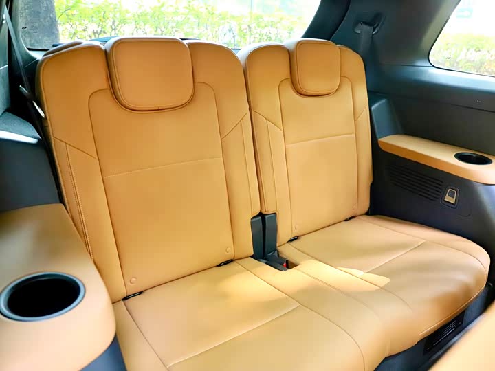 Фото 22 - LiXiang One