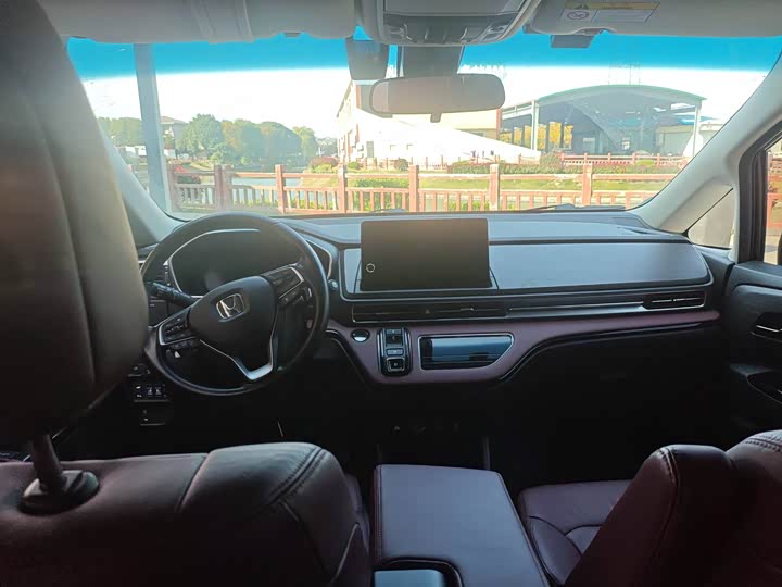 Фото 4 - Honda Elysion