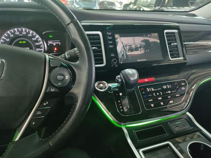 Фото 10 - Honda Elysion