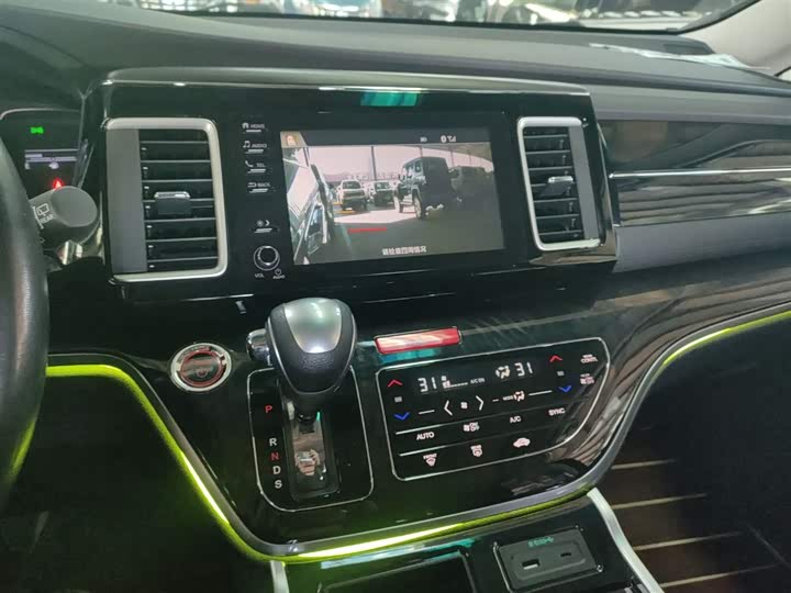 Фото 13 - Honda Elysion