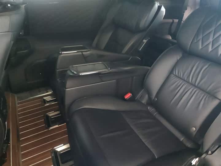 Фото 17 - Honda Elysion