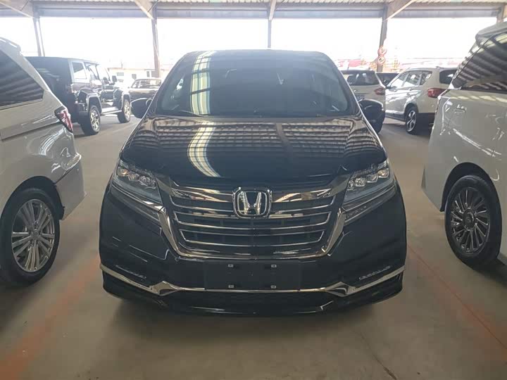 Фото 3 - Honda Elysion