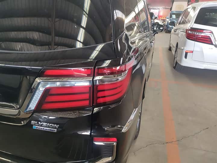 Фото 8 - Honda Elysion