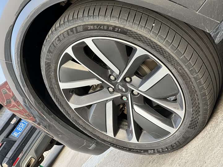 Фото 8 - LiXiang L9