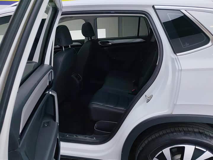 Фото 11 - Volkswagen Tayron