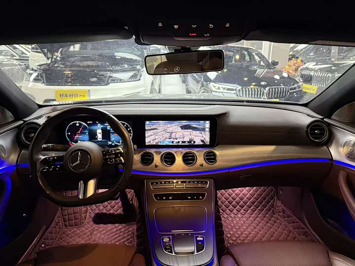 Photo 10 - Mercedes-Benz E-Class