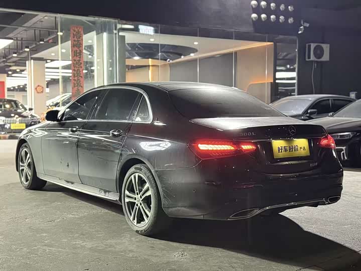 Photo 5 - Mercedes-Benz E-Class