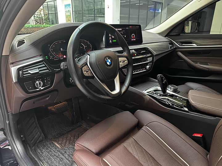 Фото 10 - BMW 5 Series