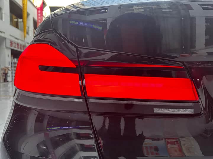 Фото 17 - BMW 5 Series