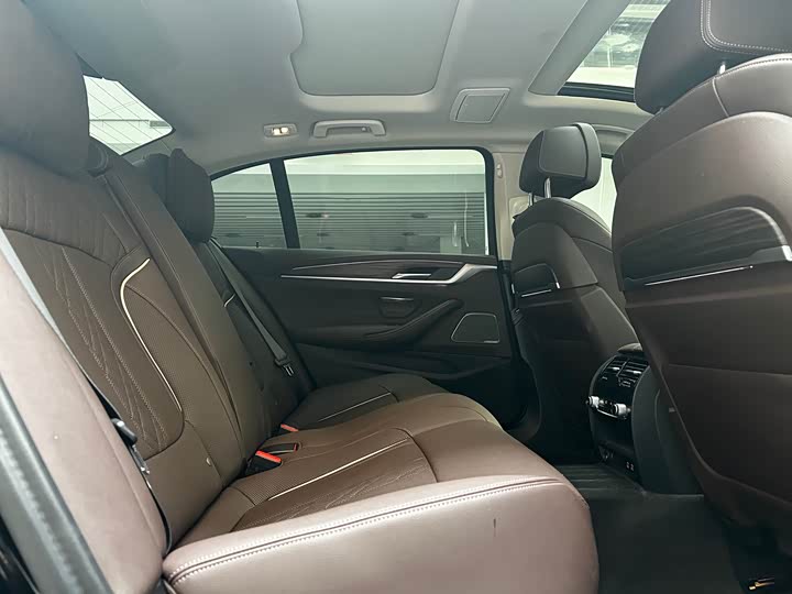 Фото 22 - BMW 5 Series