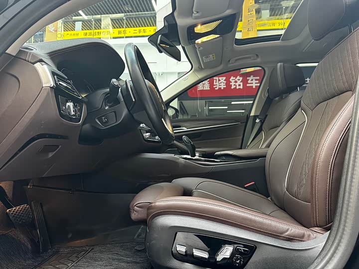 Фото 9 - BMW 5 Series