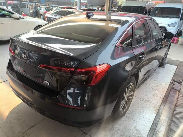 Фото 7 - Honda Civic