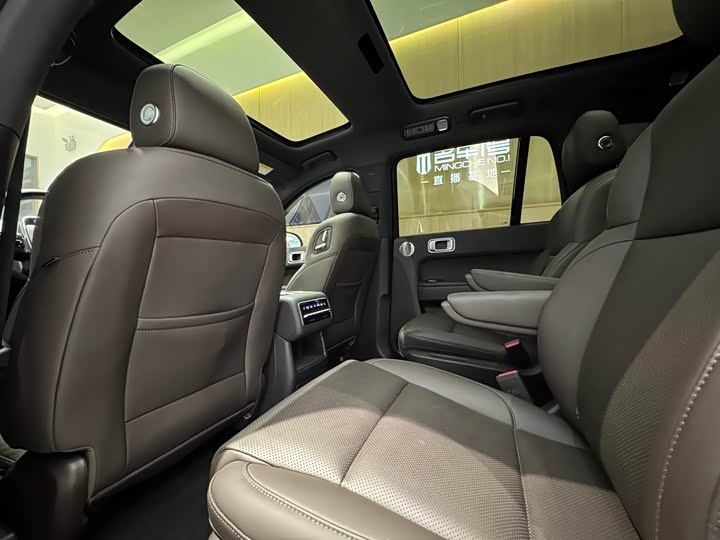 Фото 10 - LiXiang L8