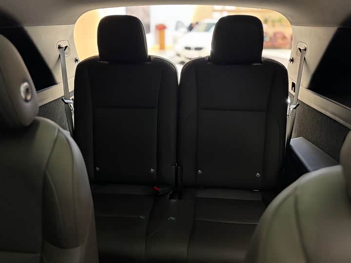 Фото 15 - LiXiang L8