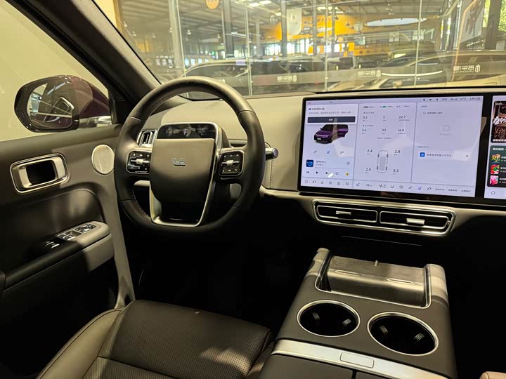 Фото 16 - LiXiang L8