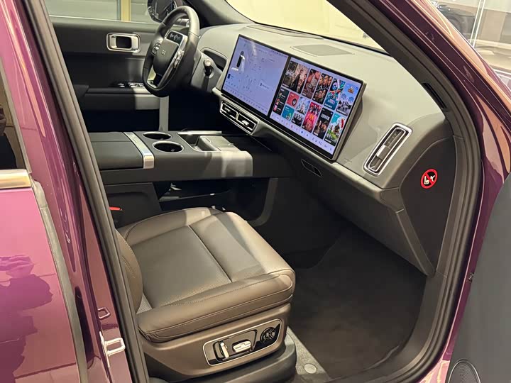 Фото 22 - LiXiang L8