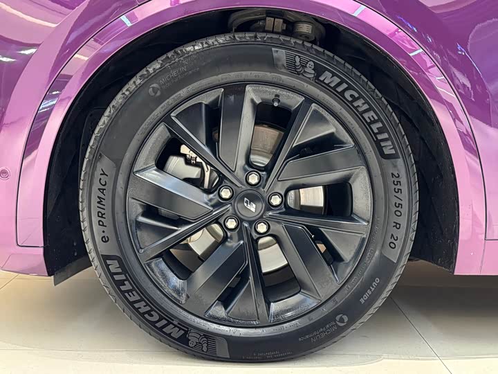 Фото 26 - LiXiang L8