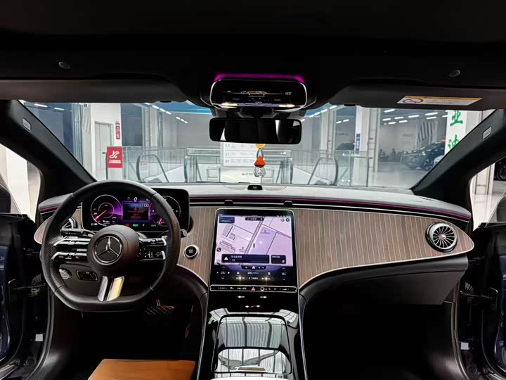 Фото 9 - Mercedes-Benz EQE