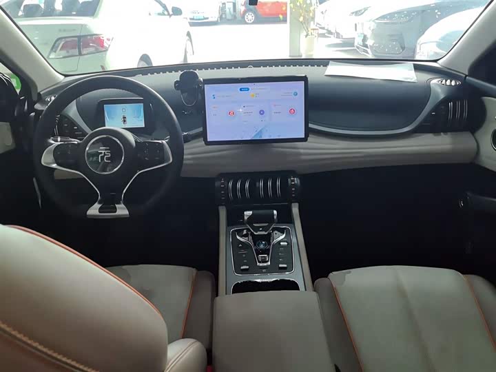 Фото 10 - BYD Yuan Plus