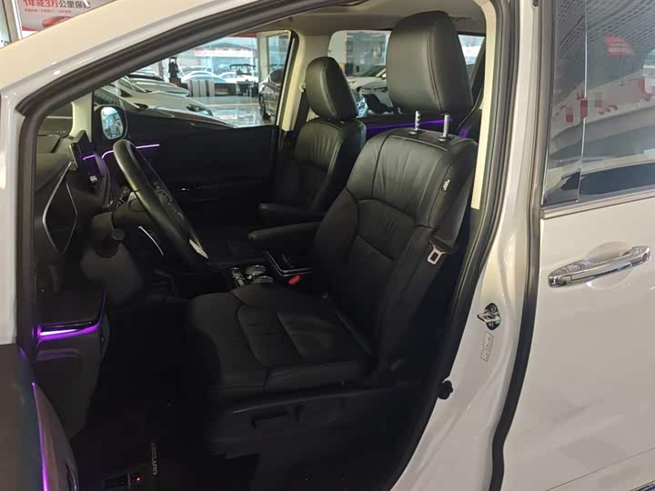 Фото 15 - Honda Odyssey