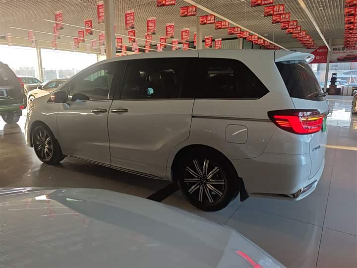 Фото 5 - Honda Odyssey