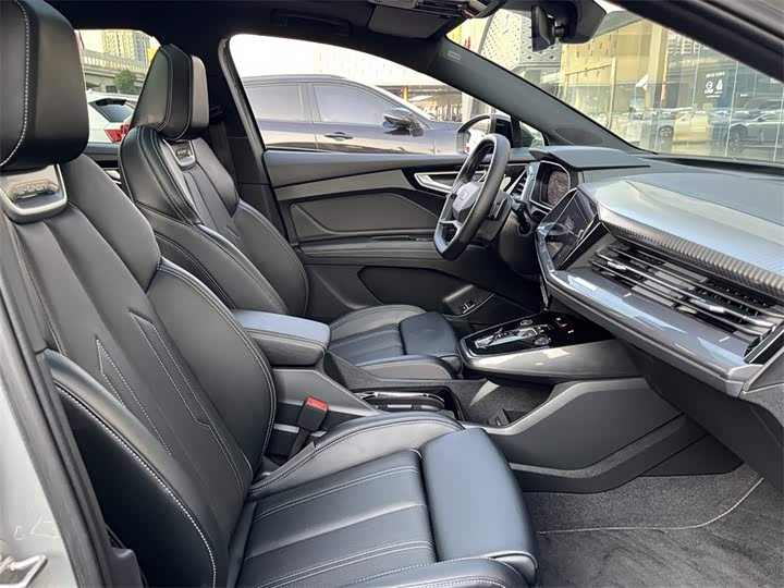 Фото 11 - Audi Q4 e-tron