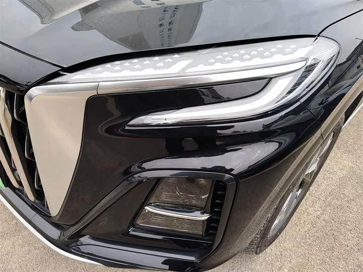 Фото 24 - Hongqi HS3 Hybrid