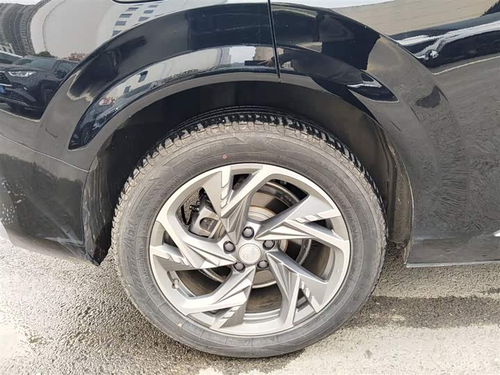 Фото 26 - Hongqi HS3 Hybrid