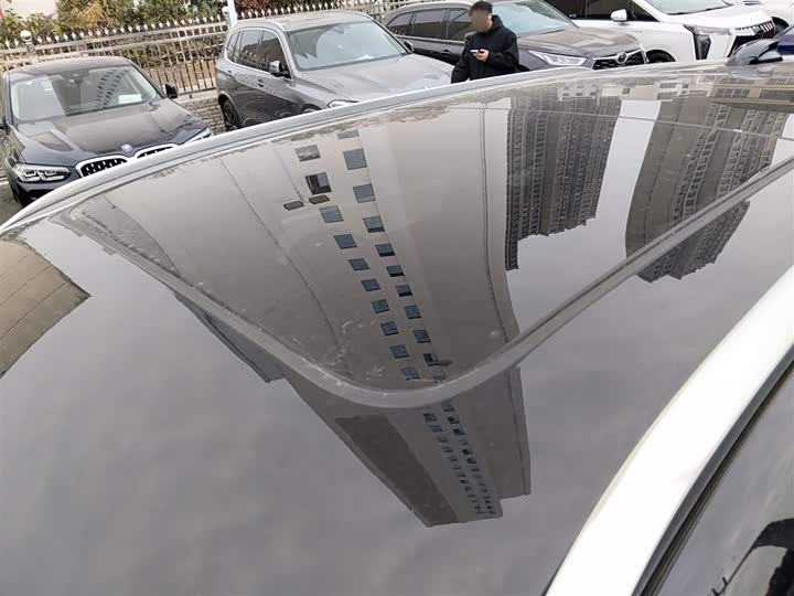 Фото 27 - Hongqi HS3 Hybrid