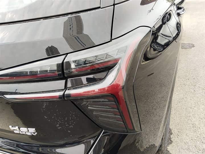 Фото 8 - Hongqi HS3 Hybrid