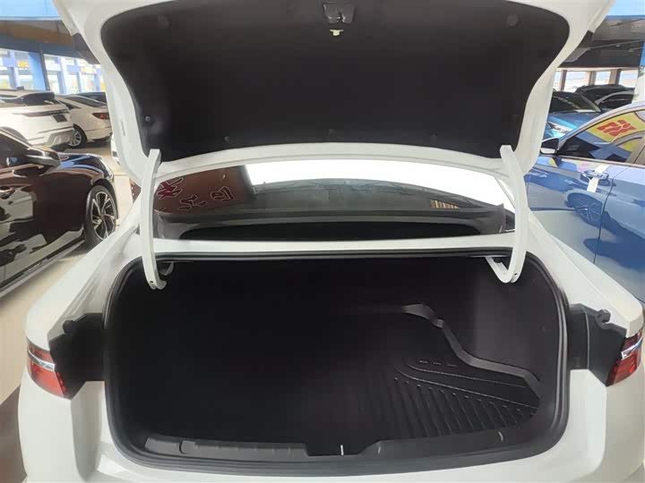 Фото 19 - Geely Preface