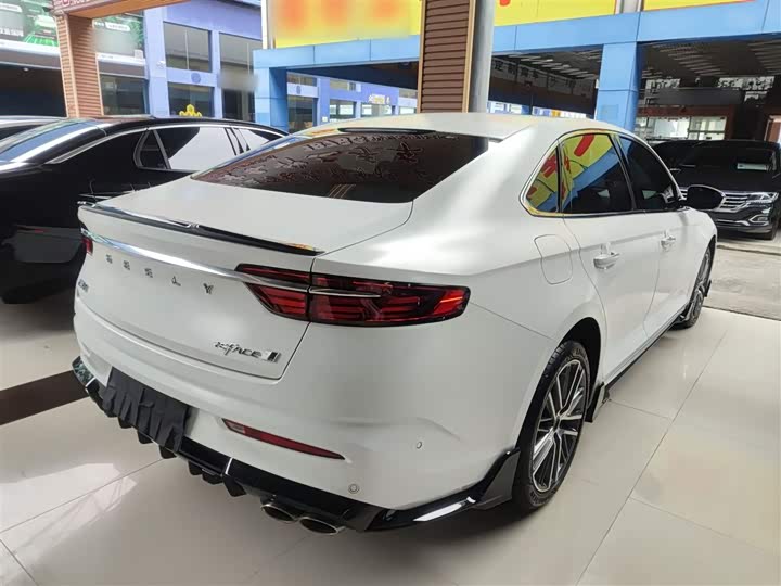 Фото 7 - Geely Preface