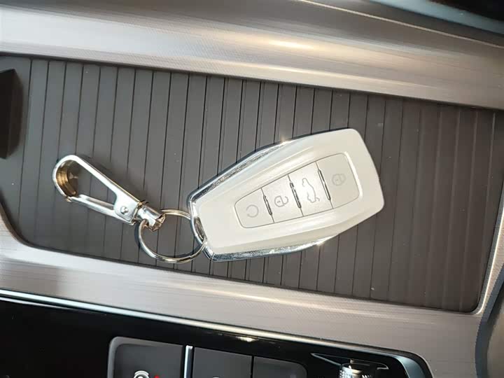 Фото 9 - Geely Preface