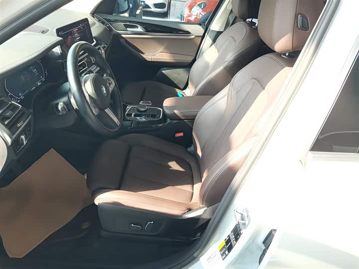 Фото 15 - BMW iX3