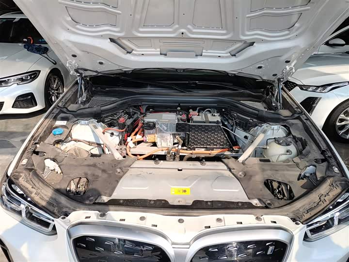 Фото 20 - BMW iX3