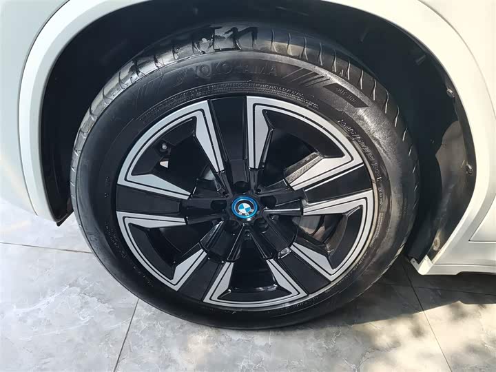 Фото 23 - BMW iX3